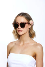 Load image into Gallery viewer, ROSE SUNGLASSES
